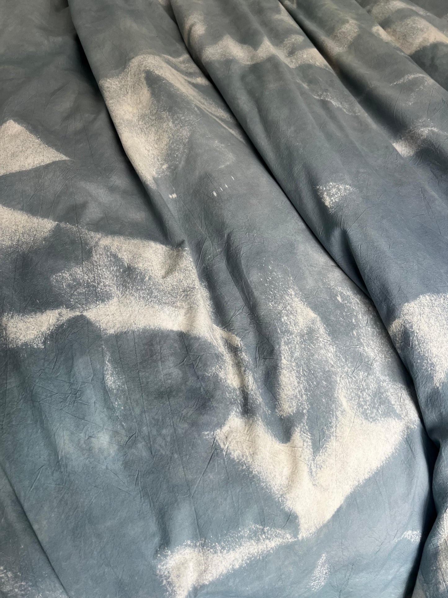 Hand-Dyed Blue Static Duvet Set: Blue and Ivory Cotton Bedding