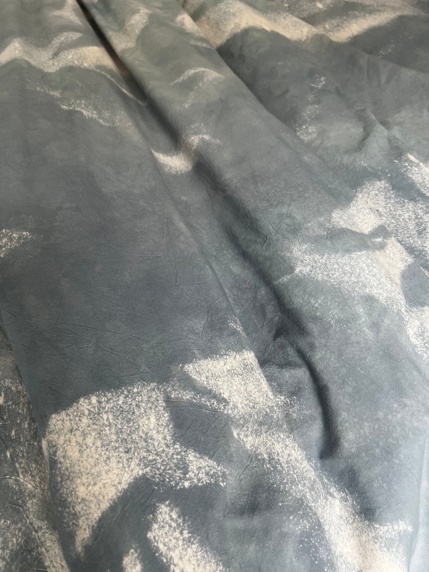 Hand-Dyed Blue Static Duvet Set: Blue and Ivory Cotton Bedding