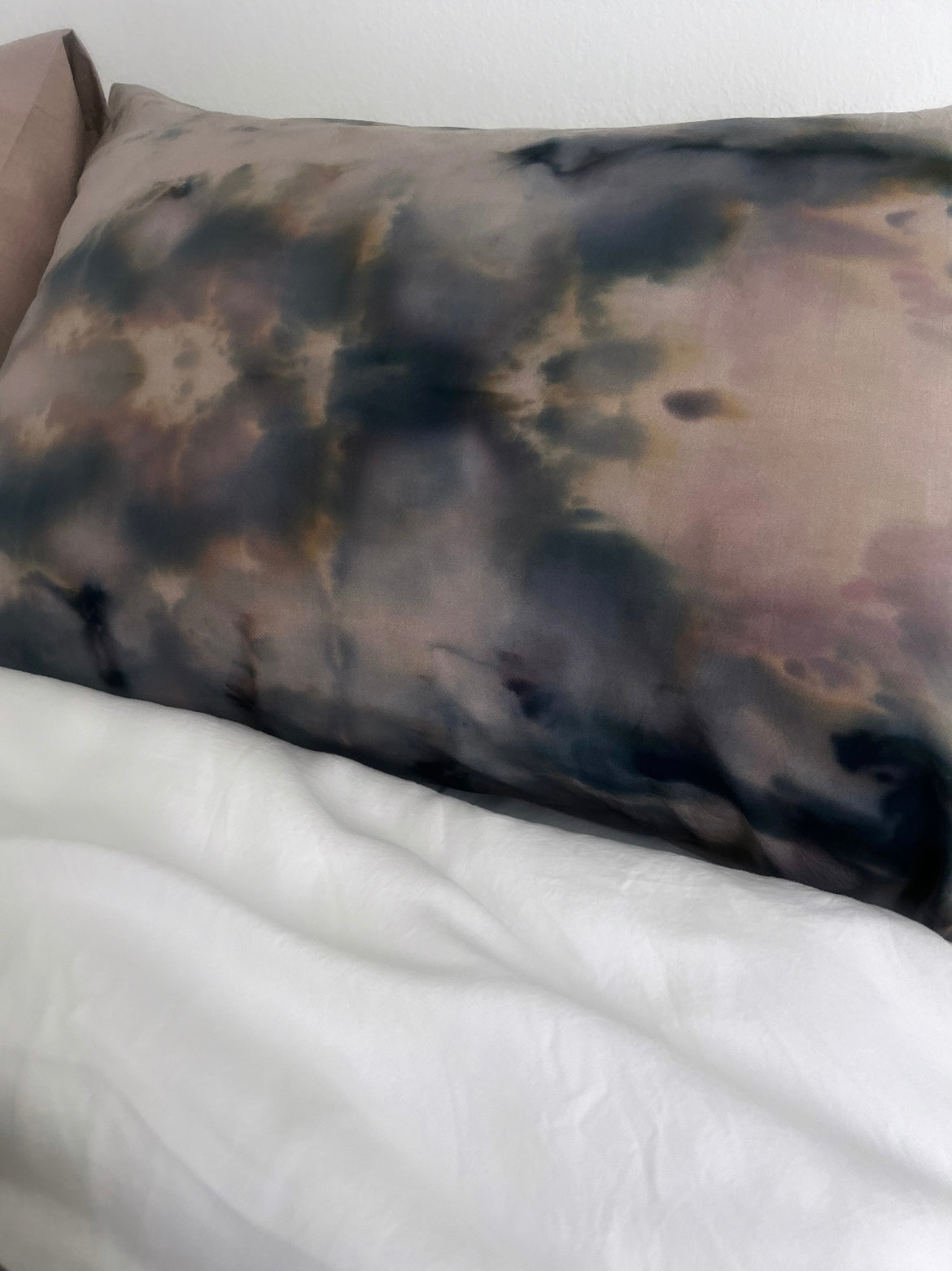 Hand-dyed Concrete Steeze Skater Bedding: Grey Taupe and Multi Black Duvet Set