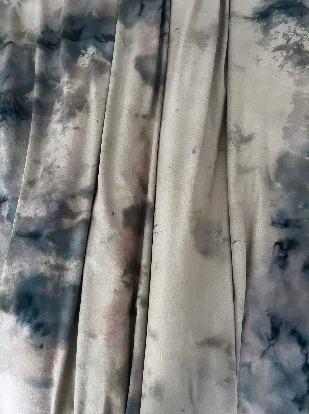 Hand-dyed Concrete Steeze Skater Bedding: Grey Taupe and Multi Black Duvet Set