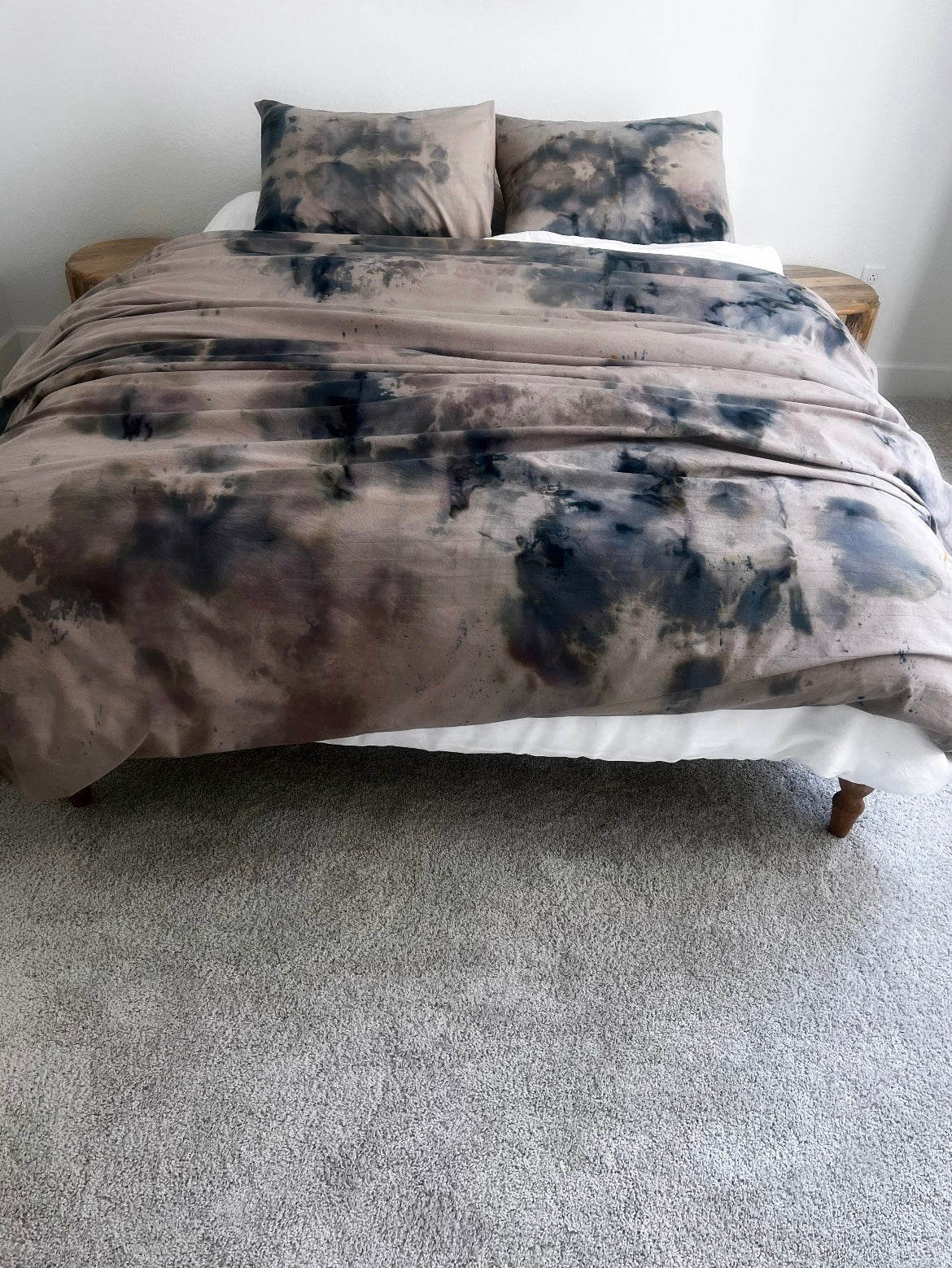 Hand-dyed Concrete Steeze Skater Bedding: Grey Taupe and Multi Black Duvet Set