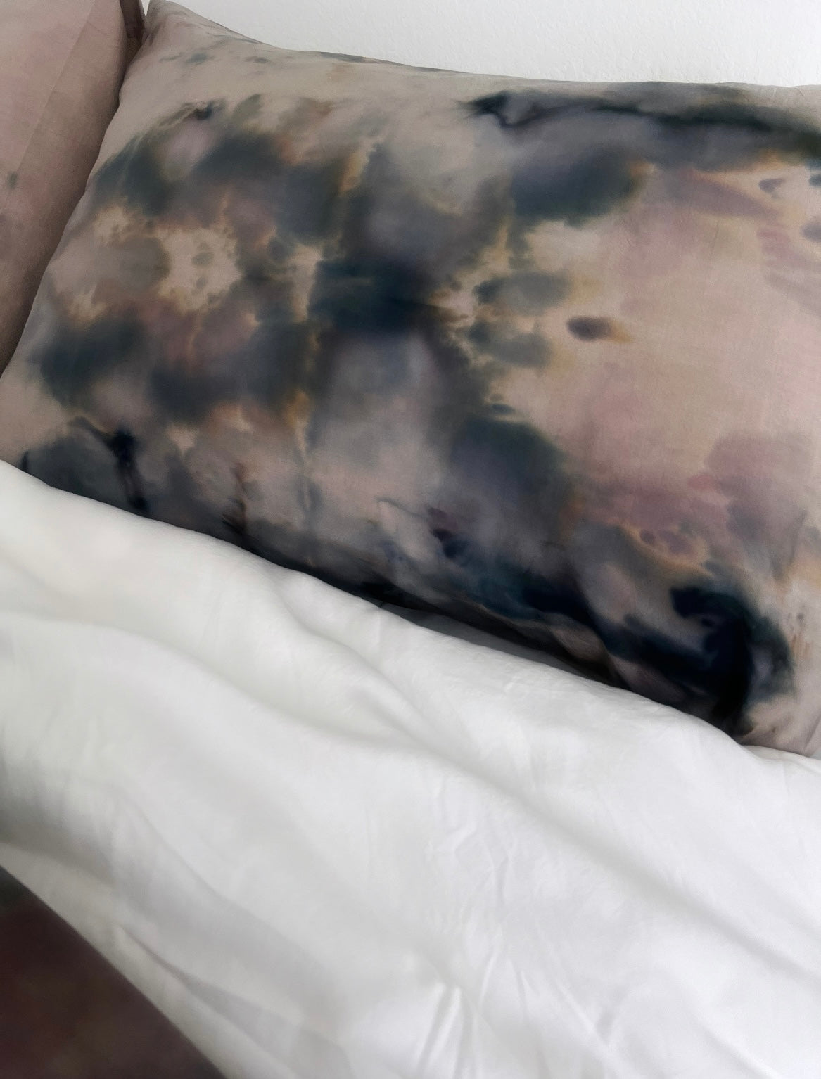 Hand-dyed Concrete Steeze Skater Bedding: Grey Taupe and Multi Black Duvet Set