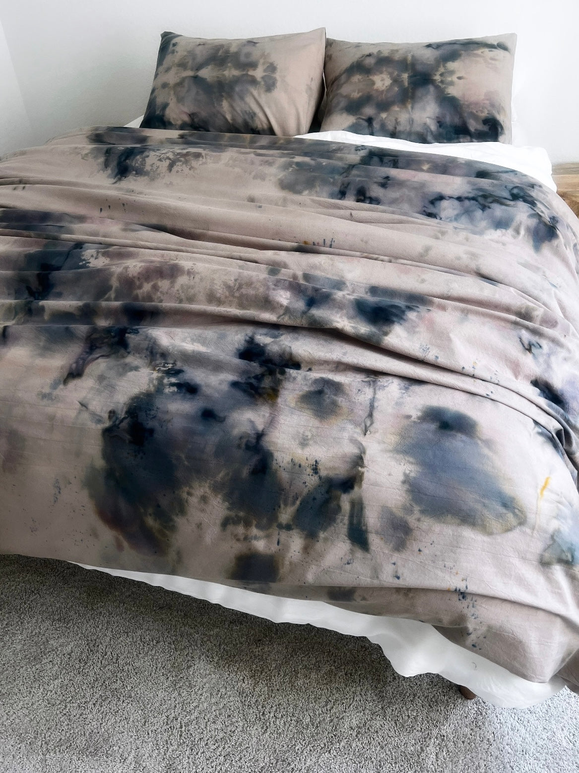 Hand-dyed Concrete Steeze Skater Bedding: Grey Taupe and Multi Black Duvet Set